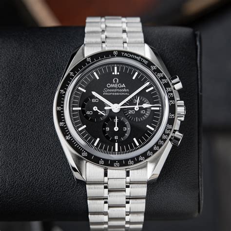 omega speedmaster moonwatch 3861.